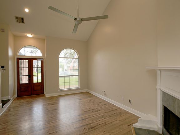 4th image of 409 Sunstone Dr