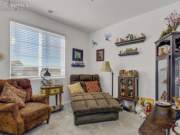 5th image of 9897 Beckham St