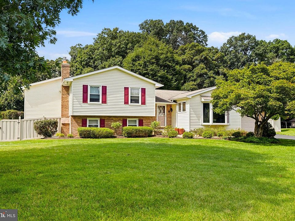 1st image of 13165 Deanmar Dr