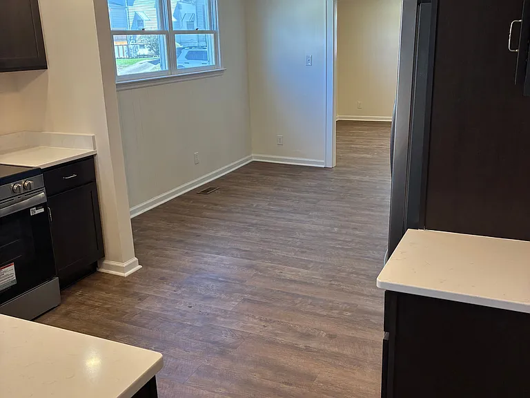 314 Thompson Ave — Photo 13