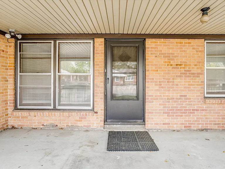 2170 S Old Manor Rd — Photo 4