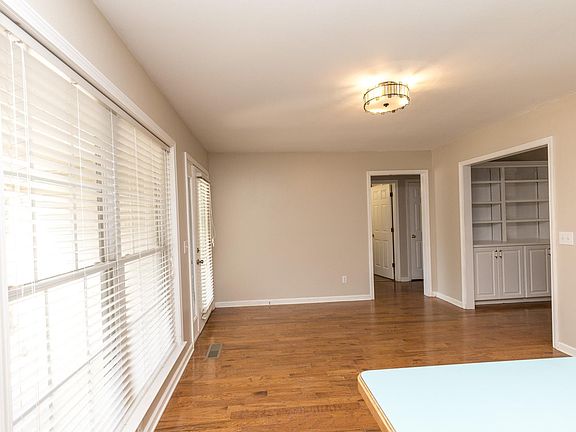 5th image of 7 Christen Ln