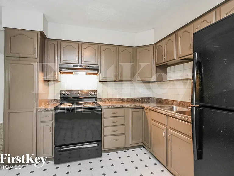 7531 E Penway St — Photo 7