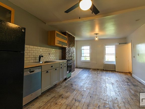 5th image of 96 Hall St #4