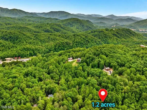 3 King Dr, Gatlinburg, TN 37738