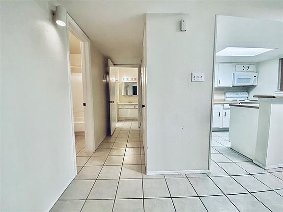 4th image of 9009 Richmond Ave APT 401