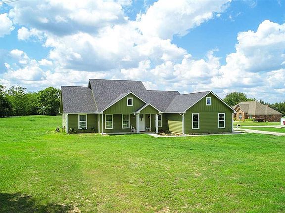 5th image of 11 Oakwood Ln