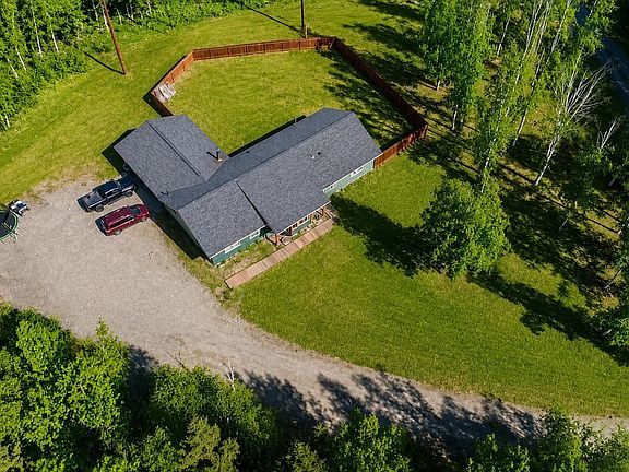 3rd image of 1073 Cheri Way