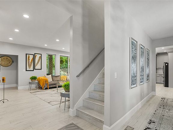 5th image of 140 Turnberry Rd