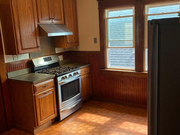 3rd image of 20 Beaumaris Pl #2