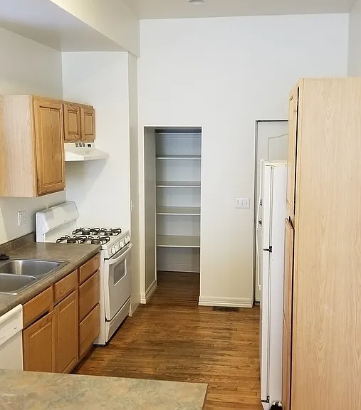 2225 W 31st Ave — Photo 6