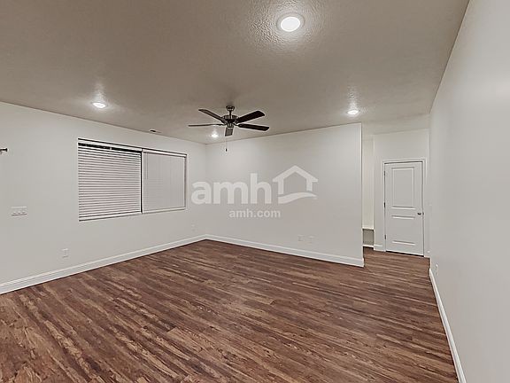 3rd image of 312 N Gibbons Ln