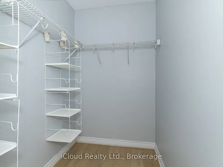 113 Echovalley Dr — Photo 32