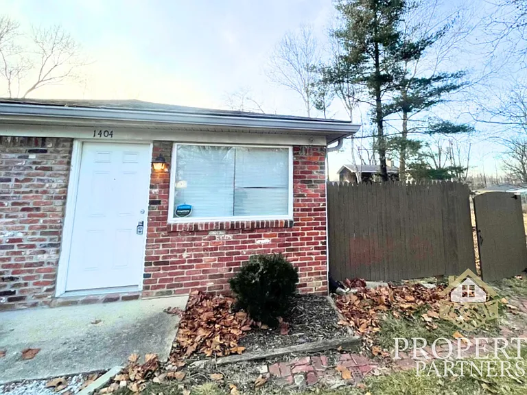 1402 N High School Rd #1404 — Photo 7