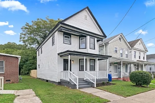2104 Marshall Ave Photo 1