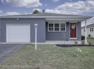 6 Harrington Dr S, Toms River, NJ 08757