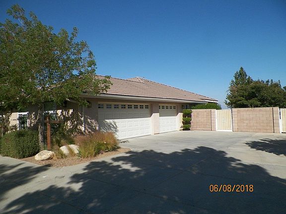 5th image of 9839 Bellflower St