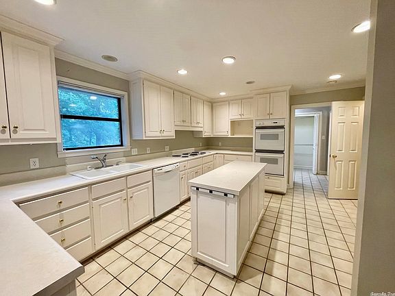 5th image of 410 River Oaks Blvd