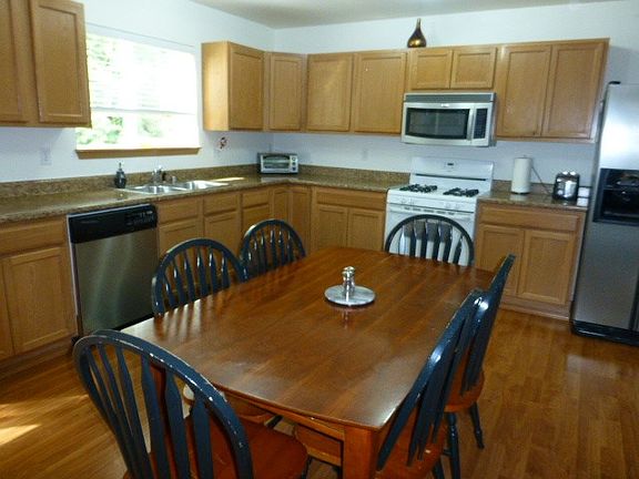 4th image of 7706 86th Ave NE