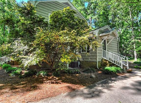 2nd image of 14100 Fountain Ln