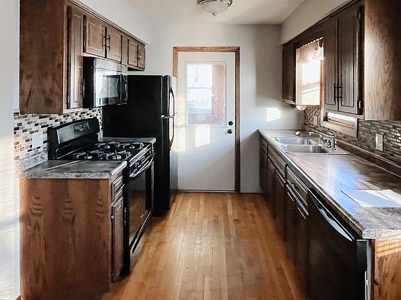 4th image of 12032 Maryland Ct #2