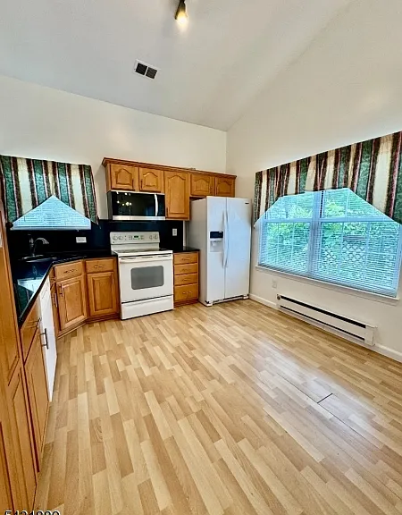 419 Cardinal Ln — Photo 3