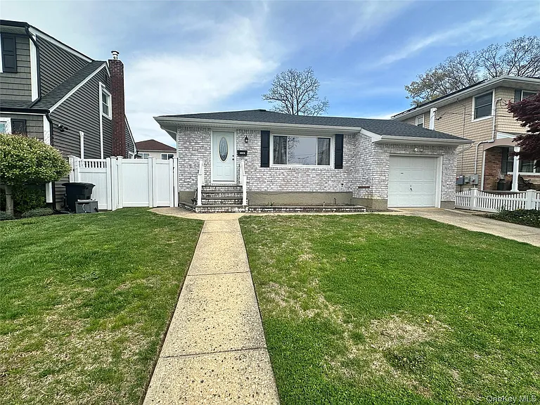 1741 Warren Pl — Photo 25