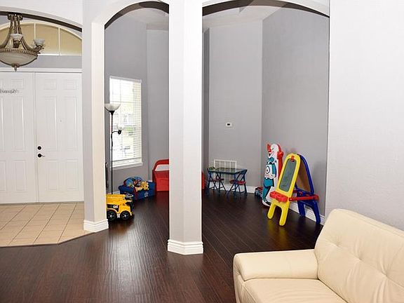 3rd image of 1009 Costa Mesa Ln