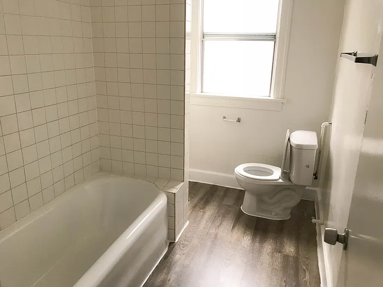 258 S Kenmore Ave — Photo 6