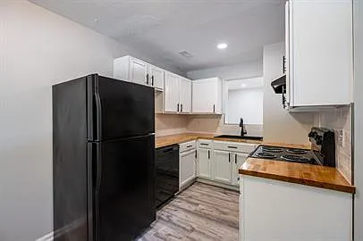 1309 S Senate Ave — Photo 5