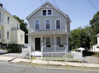 8 Charles St, Middletown, NY 10940