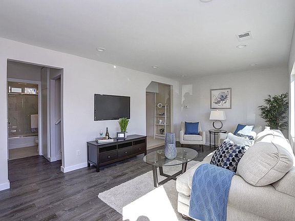 3rd image of 8 Portola Ave