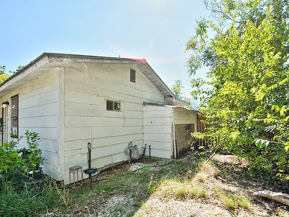 3rd image of 3113 Nichols St