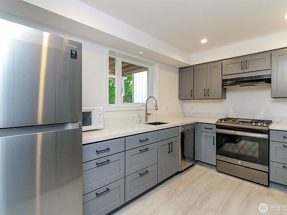 4th image of 16235 NE 51st Street
