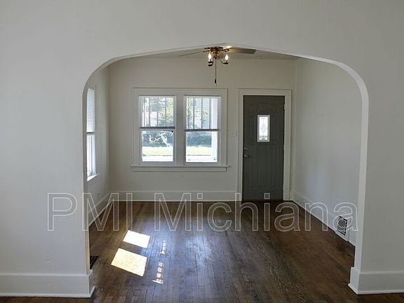 2nd image of 1449 Miner St