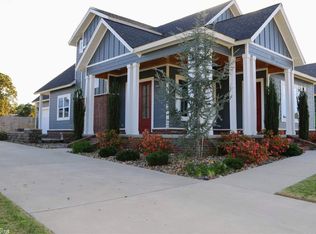 1065 Essex Dr, Benton, AR 72019