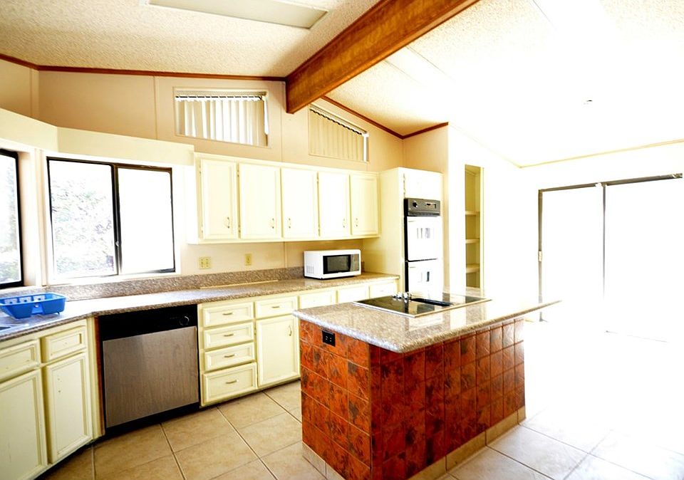 1st image of 39175 Boulder Dr