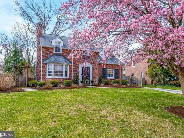 526 W Beechtree Ln, Wayne, PA 19087