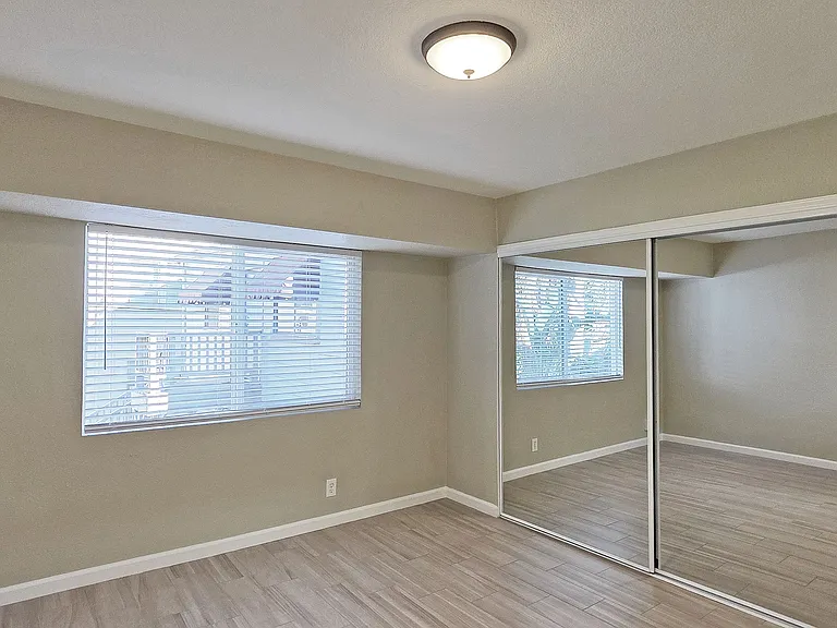 2222 I St #12 — Photo 10