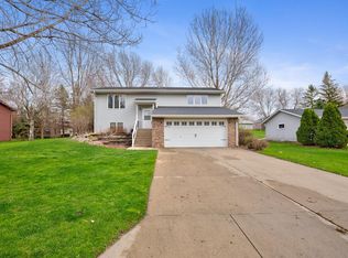 2065 Greenwood Dr, Owatonna, MN 55060