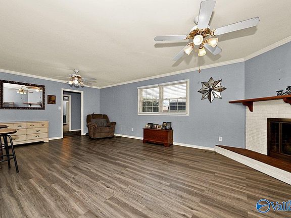 2nd image of 304 Albert St SW