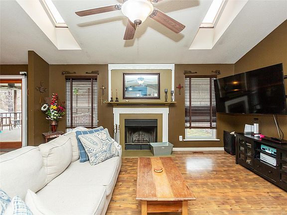 3rd image of 1747 Bayberry Ln