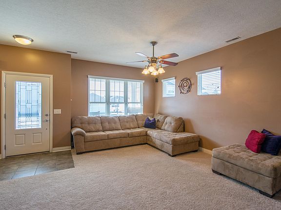 3rd image of 5950 Trumhall Ave