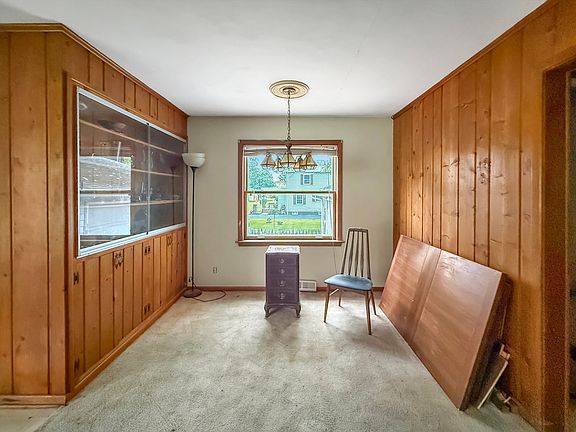 3rd image of 333 W Champaign Ave