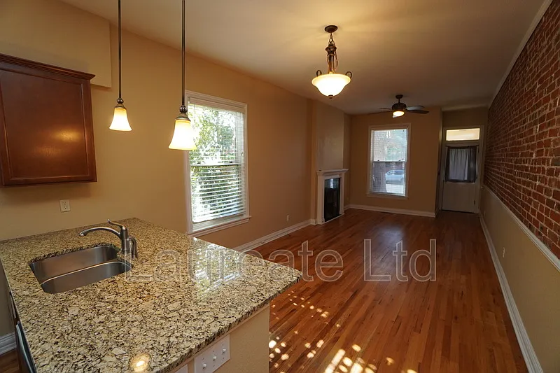 2 bed, 1.0 bath, 1000 sqft, $2,100 — Photo 4