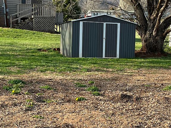 5th image of 132 Sunrise Church Ln