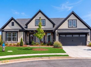 426 Clear Lake Pkwy, Hoschton, GA 30548