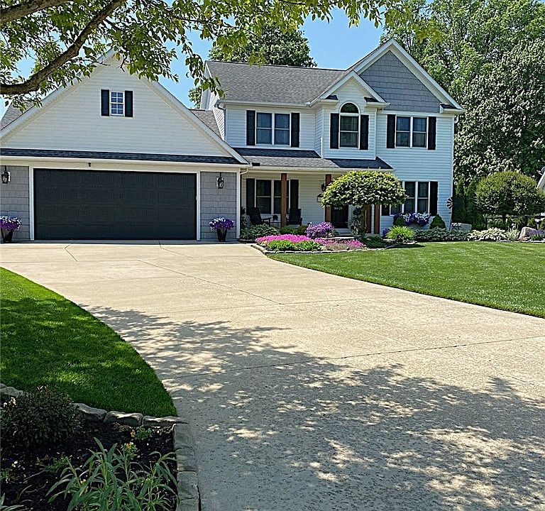 1st image of 29 Stony Brook Ln