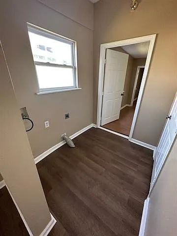 2515 N Galvez St — Photo 5