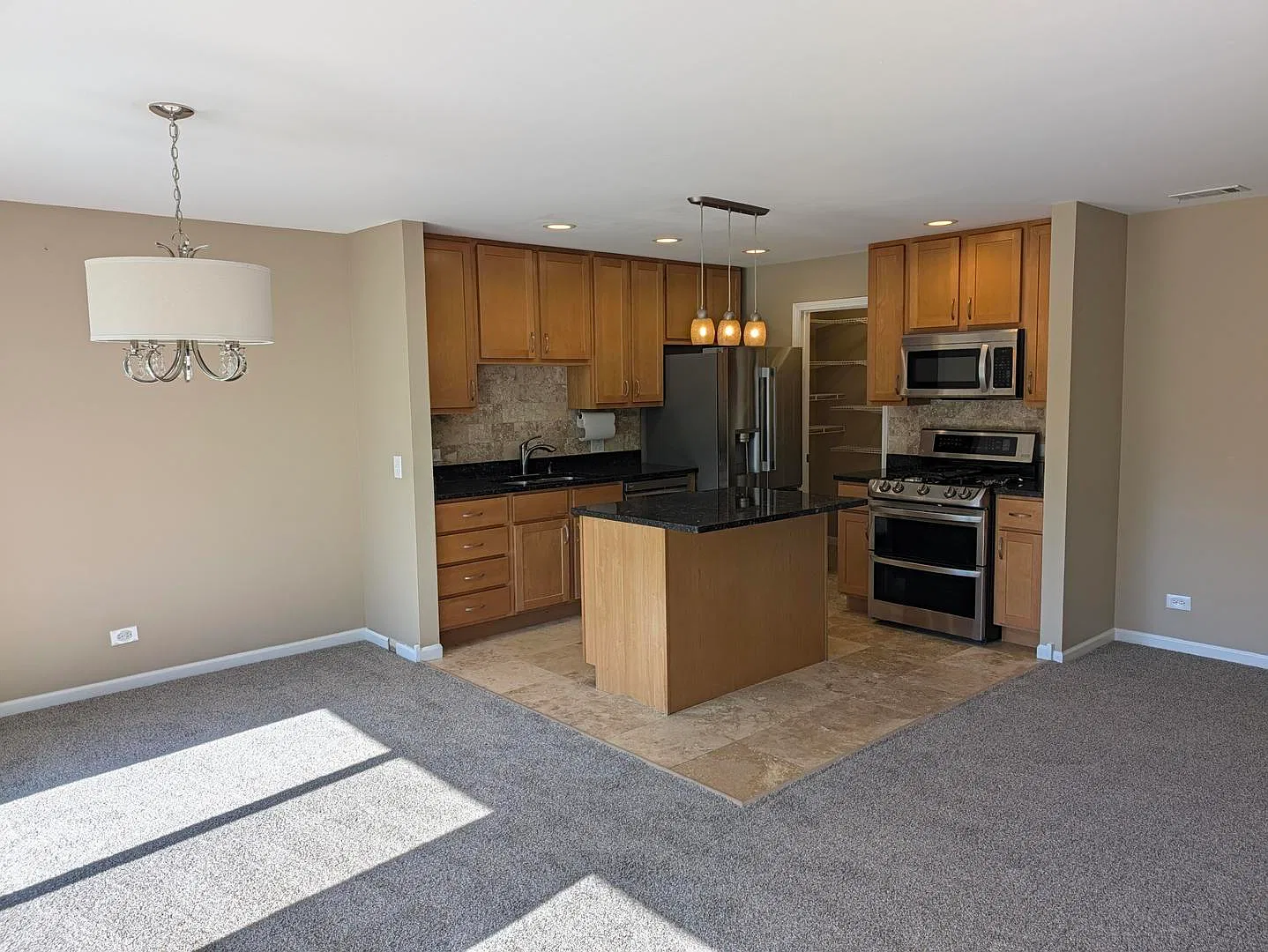 2 bed, 1500 sqft, $2,475 — Photo 4